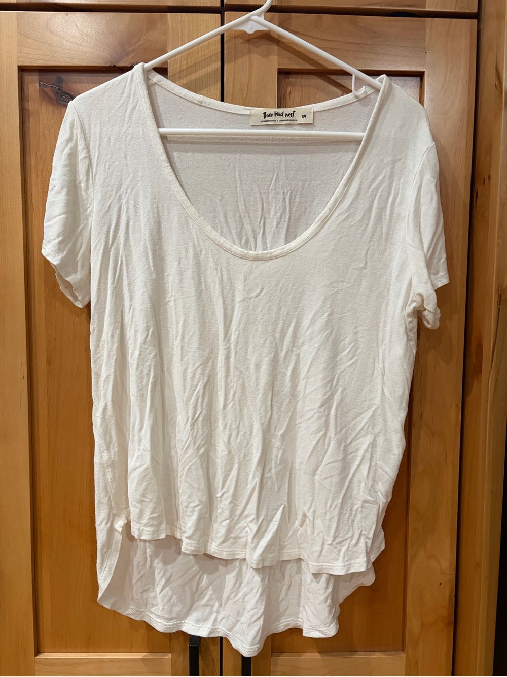 Three Bird Nest White Scoop Neck Short Sleeve Tee medium M